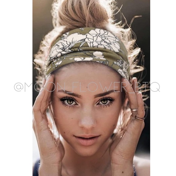 Green Boho Floral Headband - Picture 4 of 11
